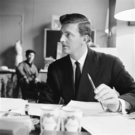 French Designer Hubert de Givenchy Dies at 91 .